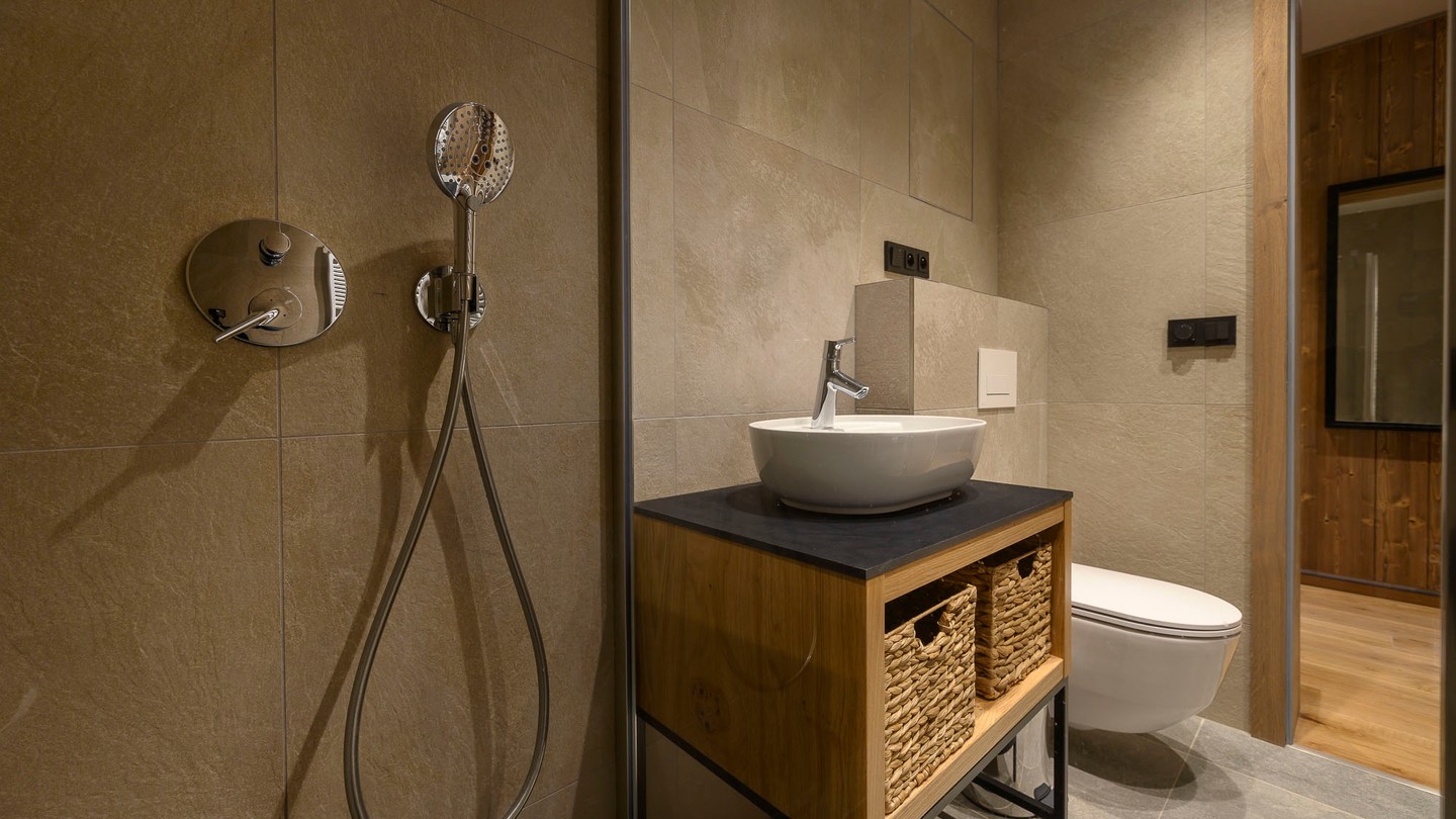 bathroom shower.jpg