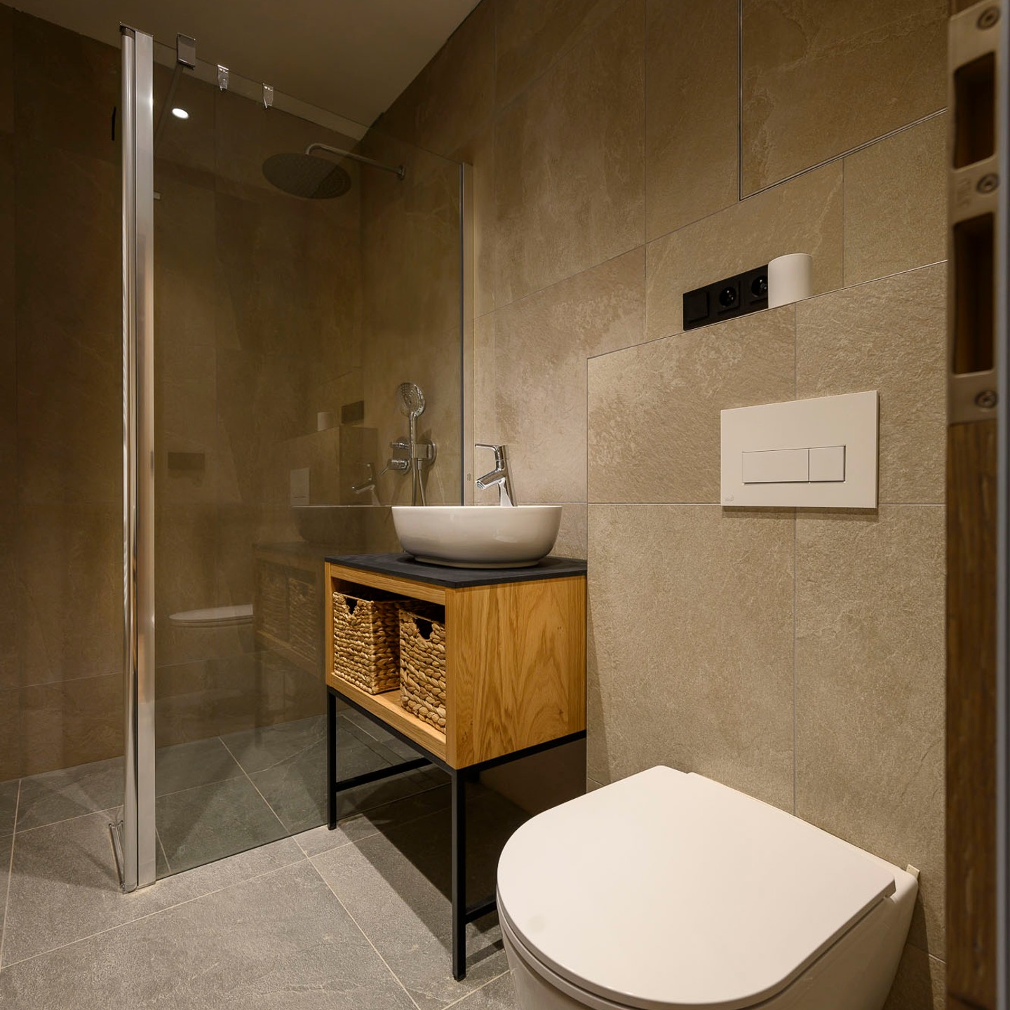 bathroom wc.jpg